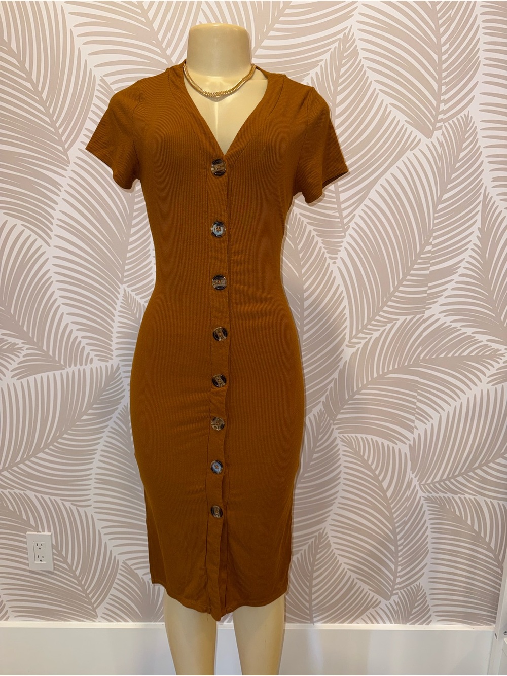 Women's Button-Front Ribbed Midi Dress in Rust